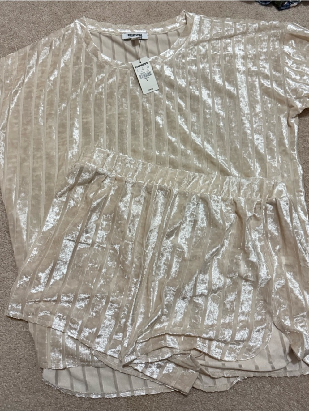 Edition by Express Shimmery Striped t shirt short Champagne set